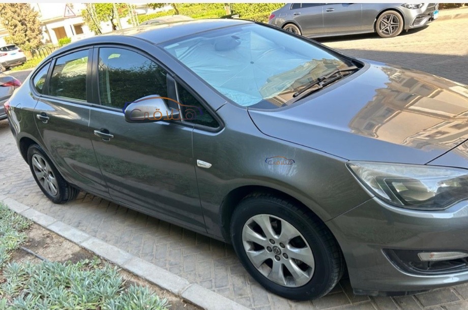 Astra Opel فضي