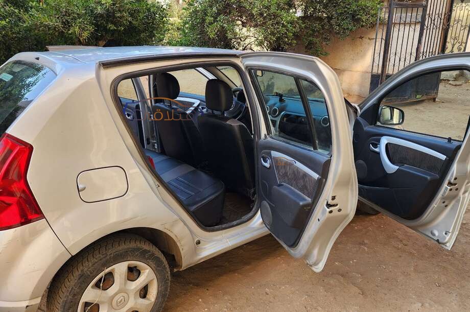 Sandero Renault Silver