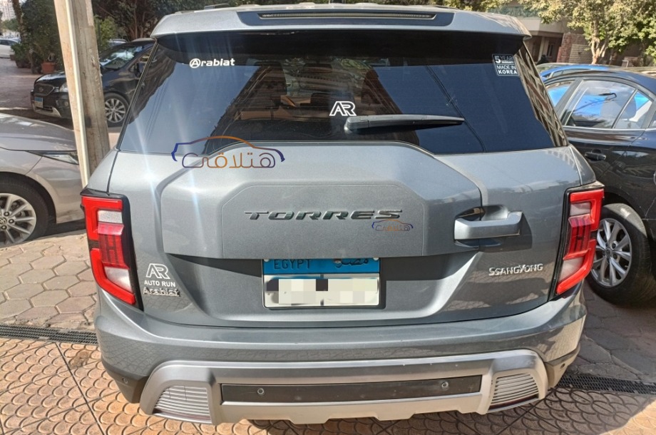 Torres Ssang Yong رمادي