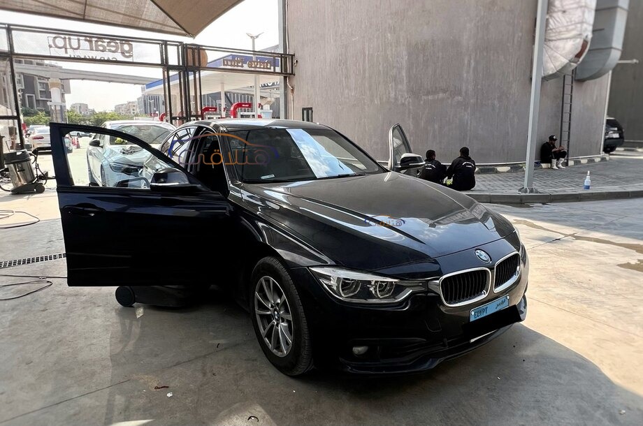 318 BMW Black