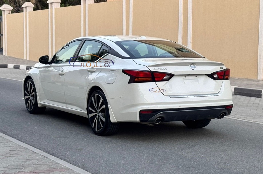 Altima Nissan White