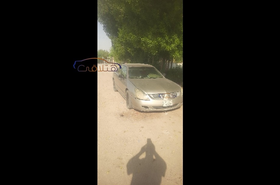 Magna Mitsubishi Beige