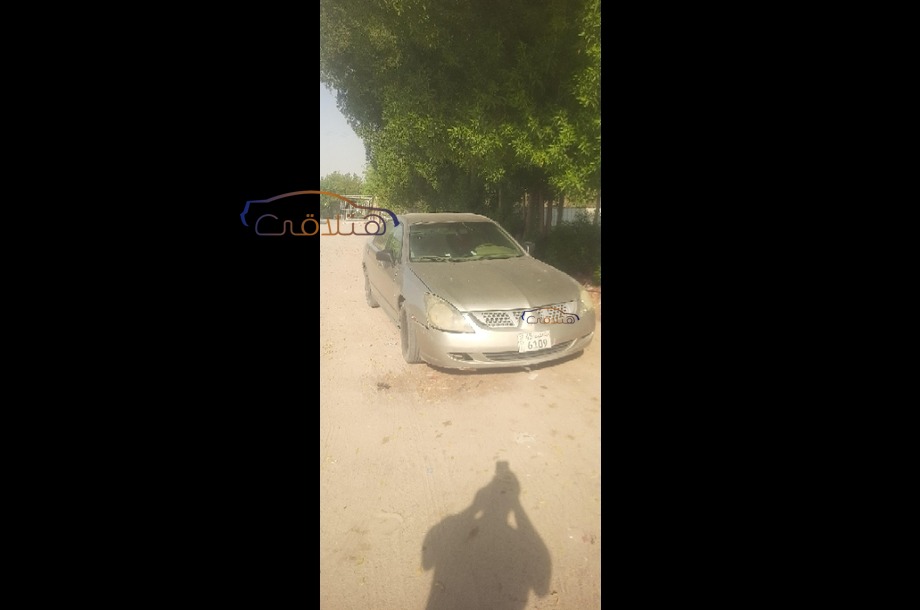 Magna Mitsubishi Beige