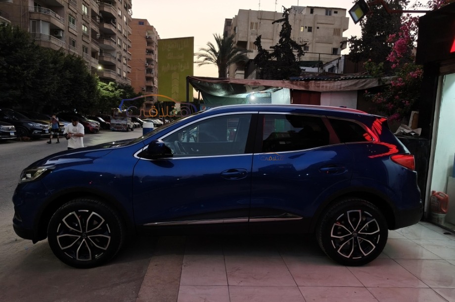 Kadjar Renault أزرق