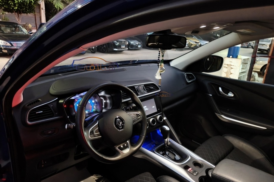 Kadjar Renault أزرق