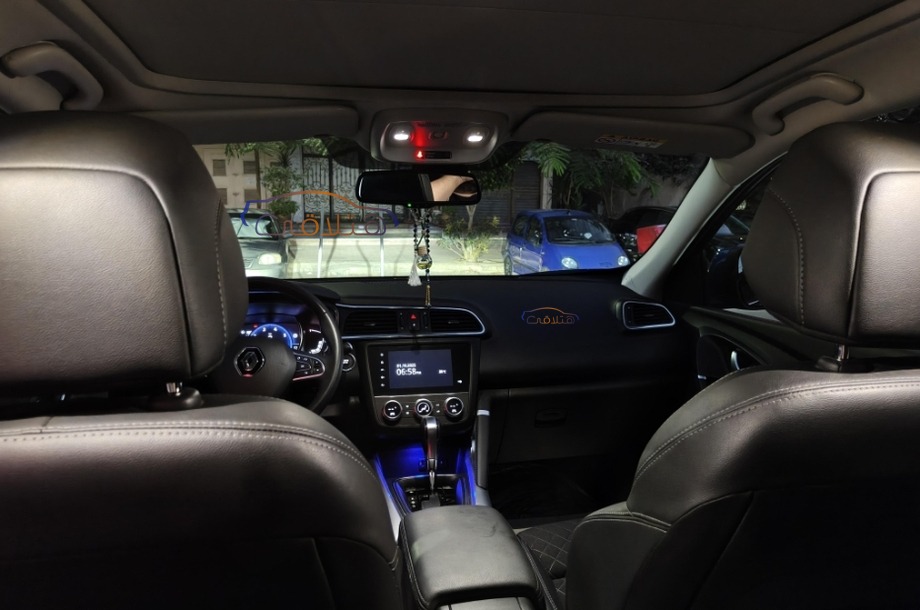 Kadjar Renault أزرق