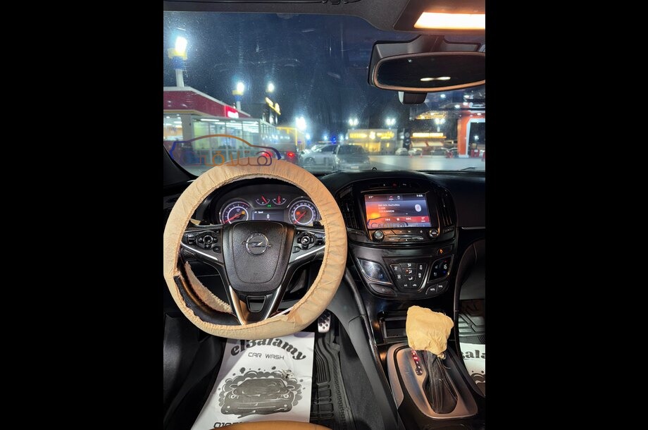 Insignia Opel اخضر غامق