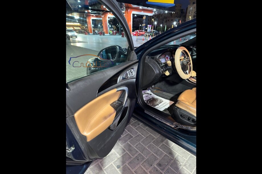 Insignia Opel اخضر غامق