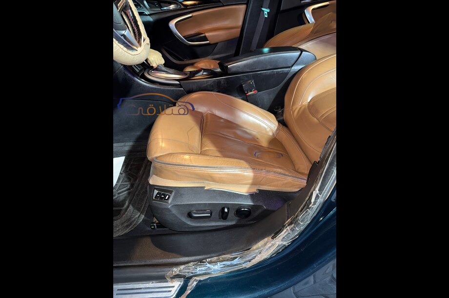 Insignia Opel اخضر غامق