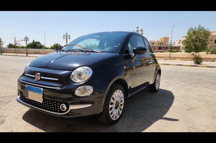 500 Fiat أسود