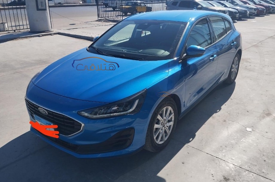 Focus Ford أزرق