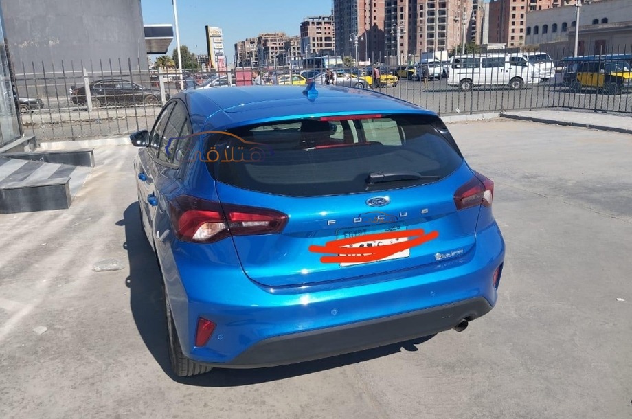 Focus Ford أزرق