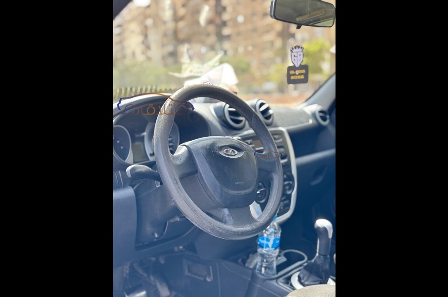 Granta Lada برونزي