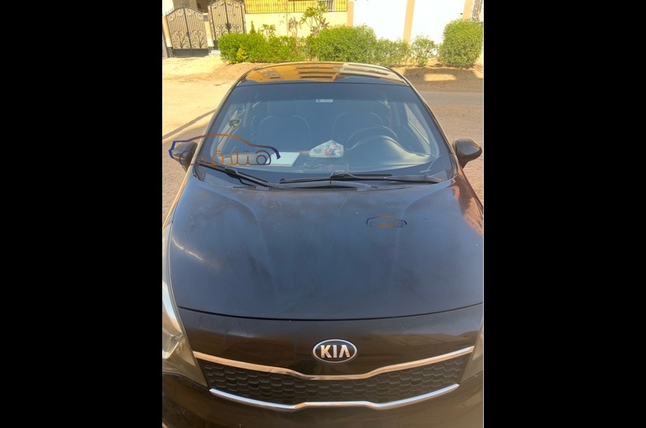 Rio Kia أسود