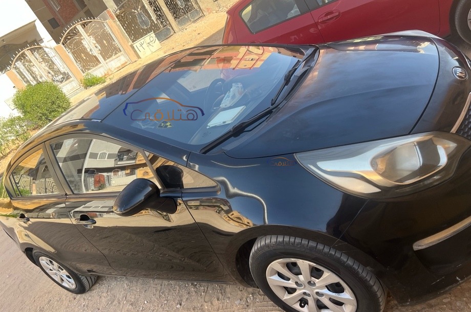 Rio Kia أسود