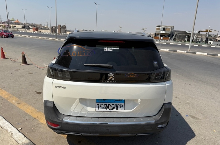 5008 Peugeot White