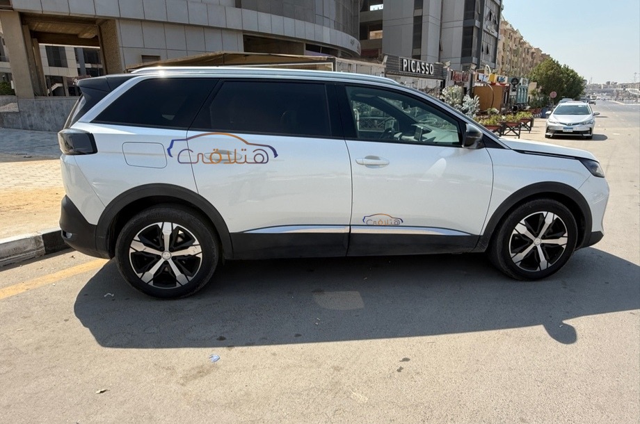 5008 Peugeot White