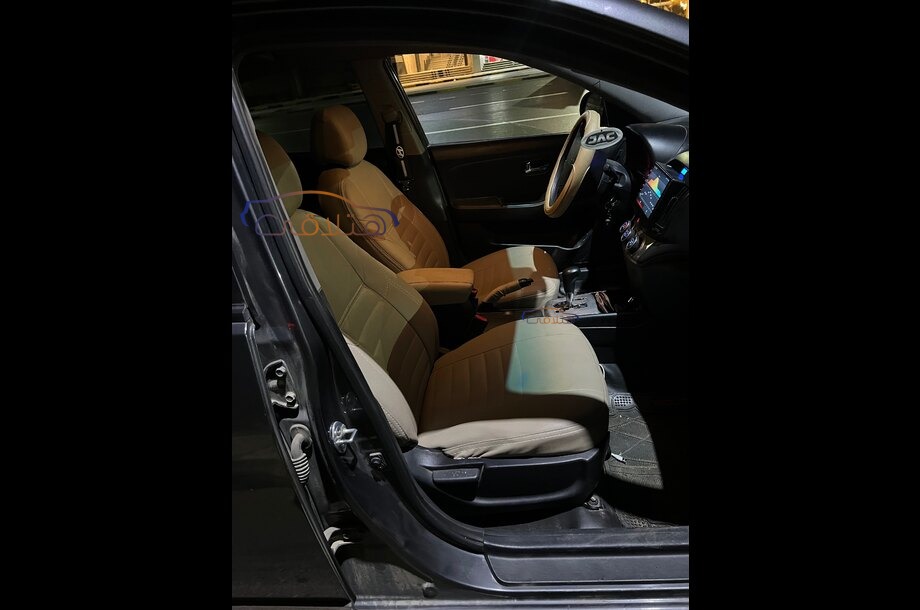 Elantra HD Hyundai رمادي