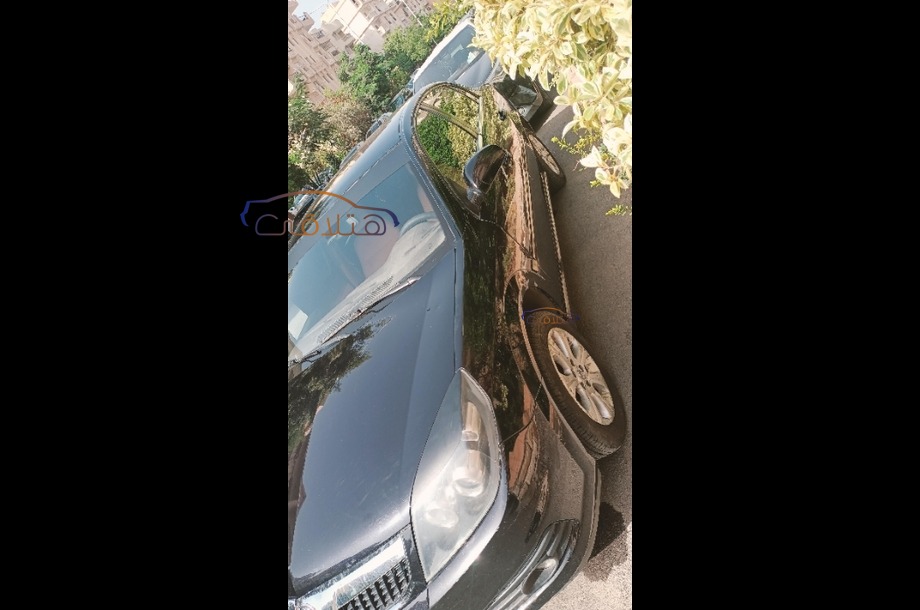 Vectra Opel أسود