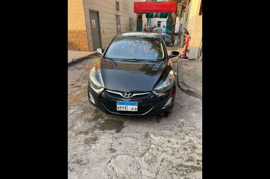Elantra MD Hyundai أسود