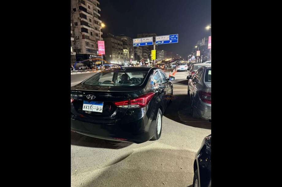 Elantra MD Hyundai أسود