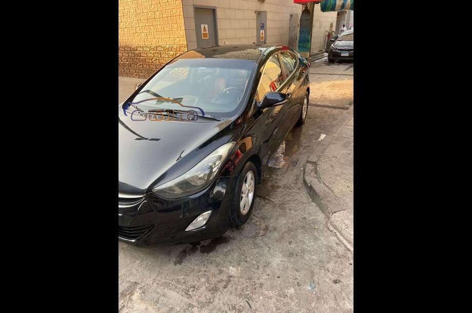 Elantra MD Hyundai أسود