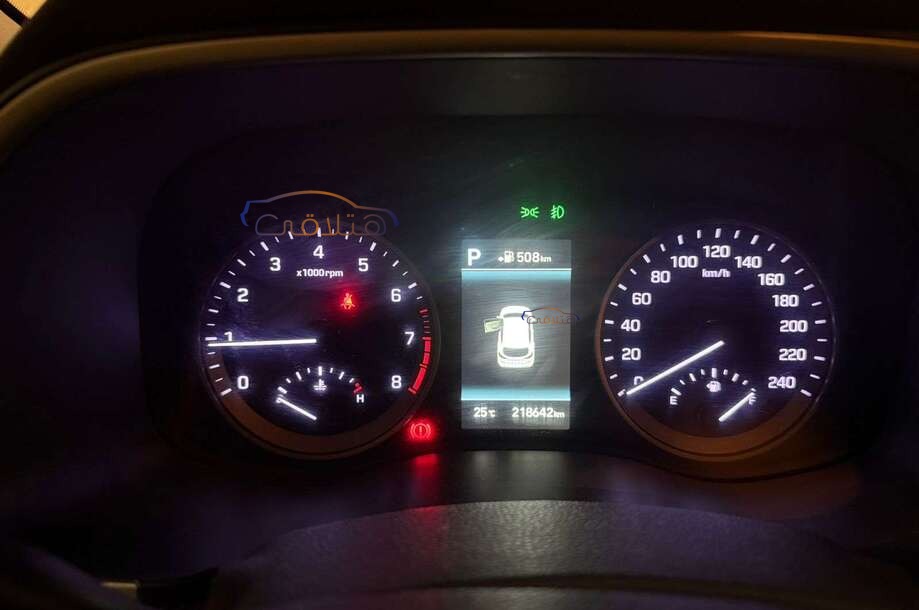 Tucson Hyundai ذهبي