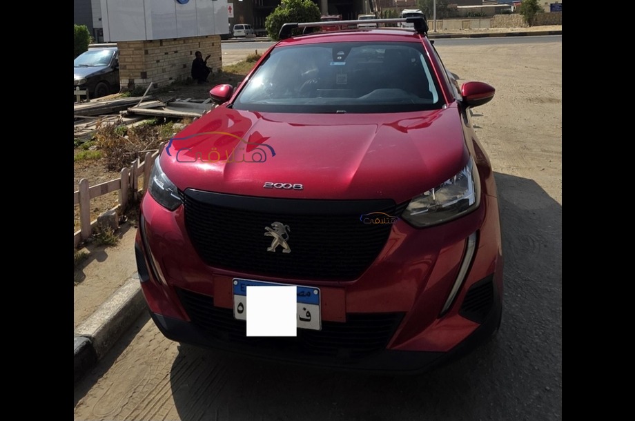 2008 Peugeot احمر