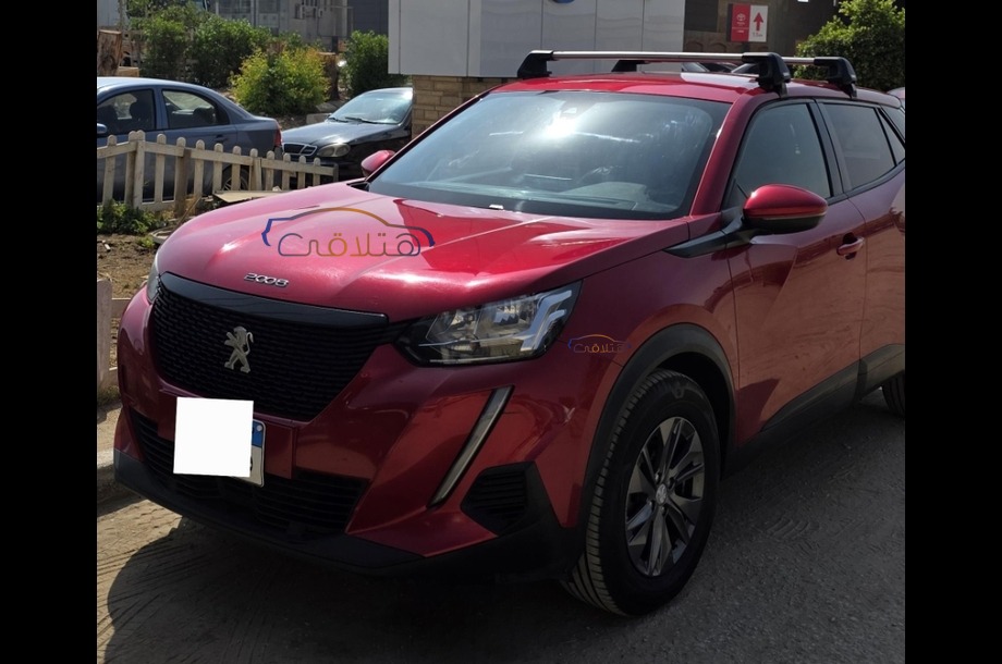 2008 Peugeot احمر