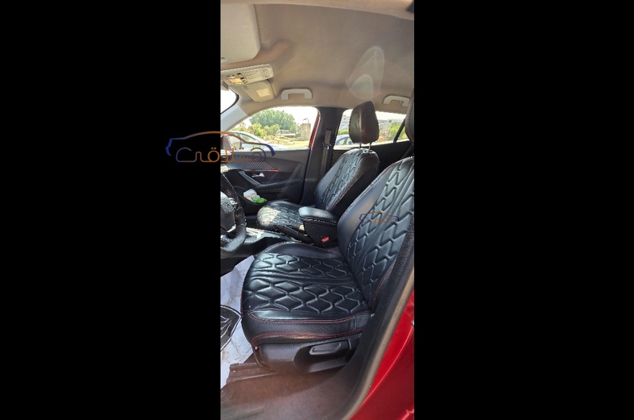 2008 Peugeot احمر