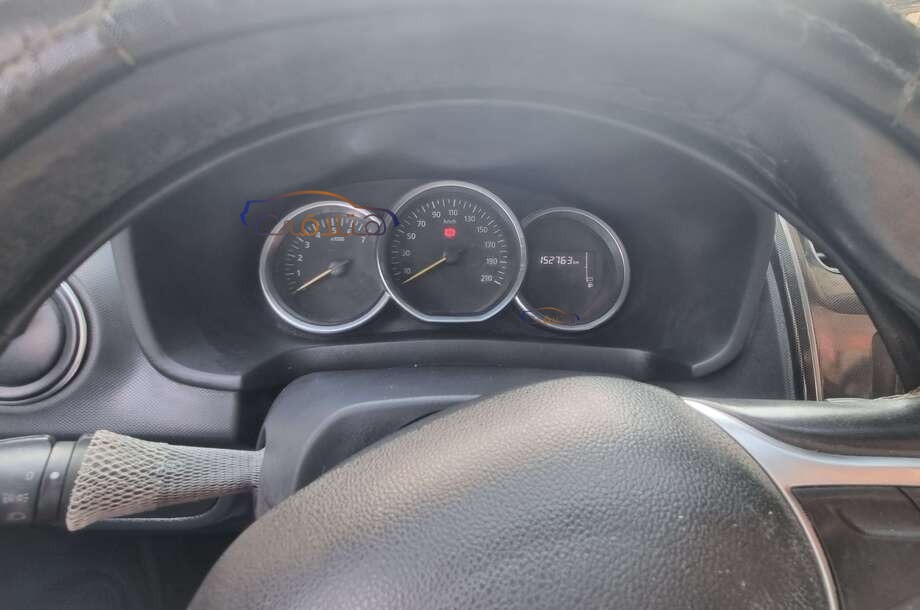 Sandero Step Way Renault أسود