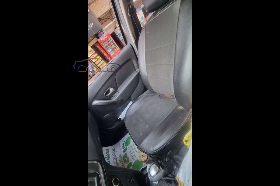 Sandero Step Way Renault أسود