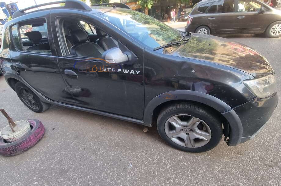 Sandero Step Way Renault أسود