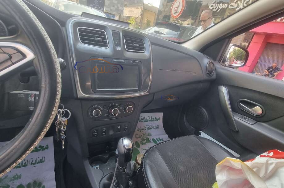 Sandero Step Way Renault أسود