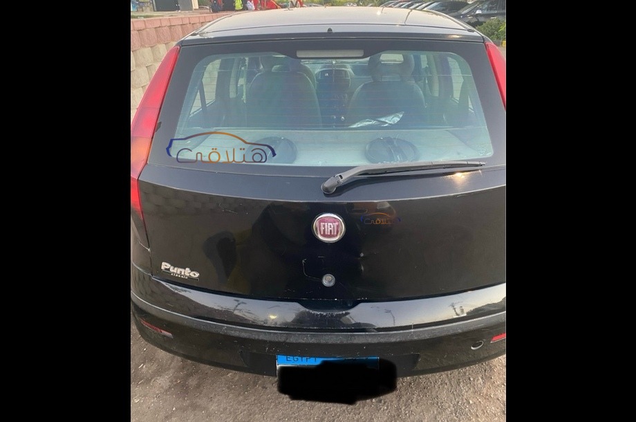 Punto Fiat أسود