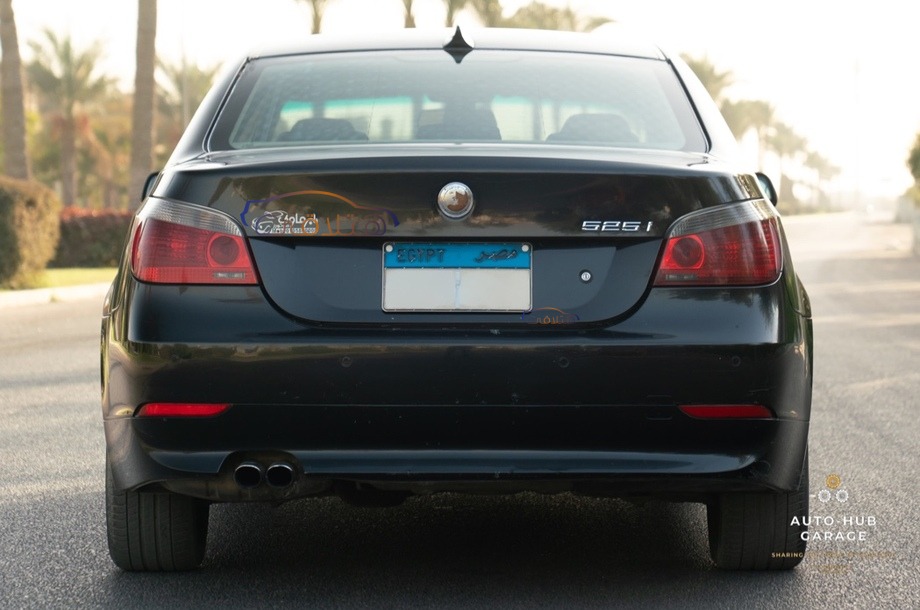 525 BMW أسود