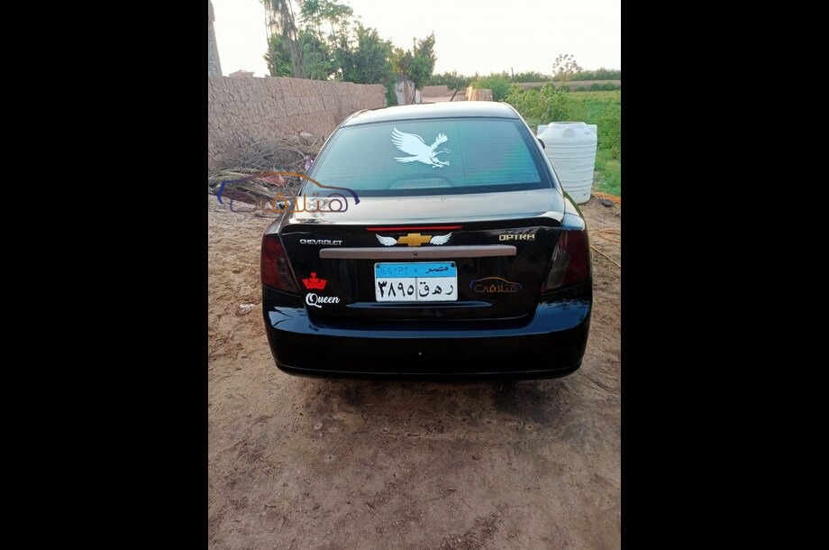 Optra Chevrolet أسود