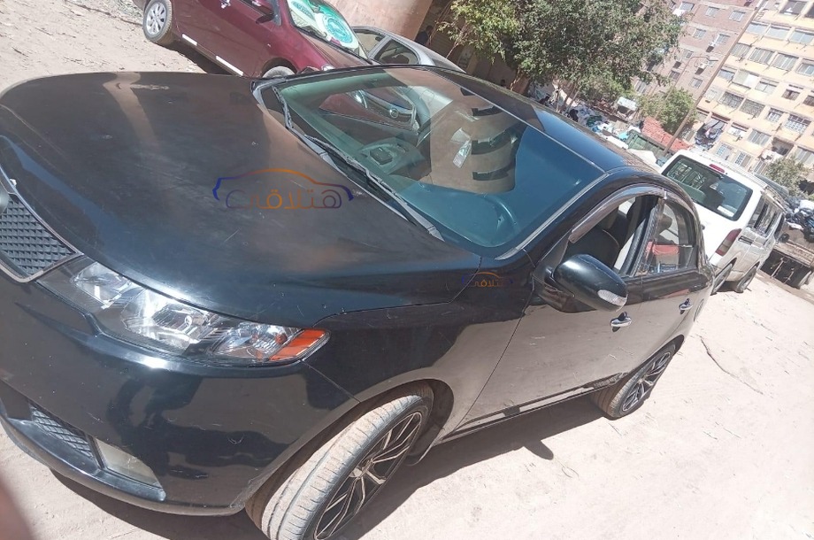 Forte Kia أسود