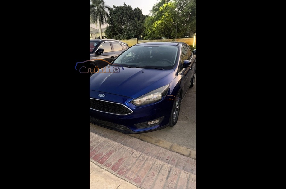 Focus Ford Blue