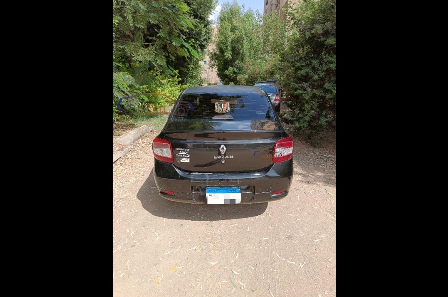 Logan Renault أسود