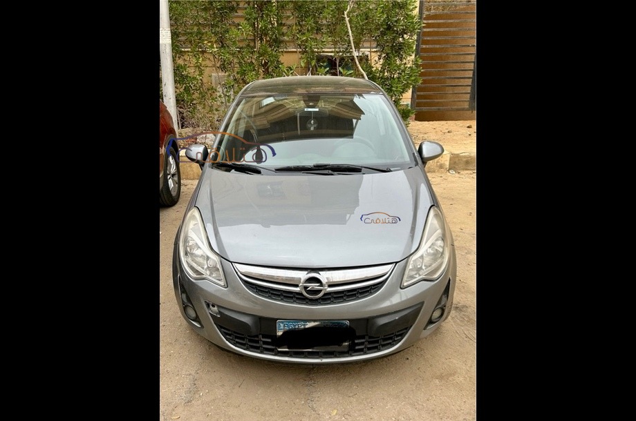 Corsa Opel فضي