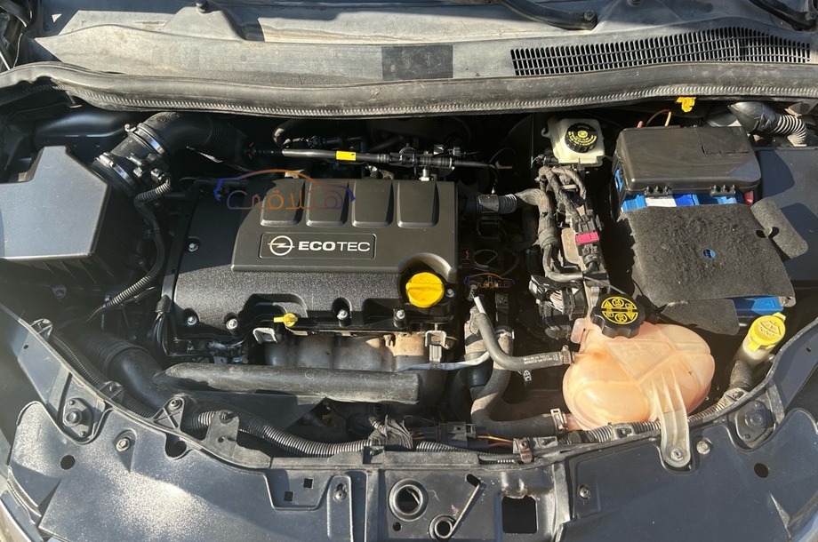 Corsa Opel فضي