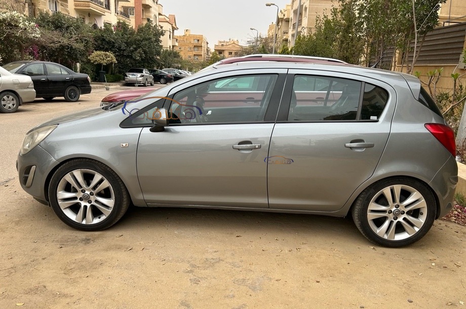 Corsa Opel فضي