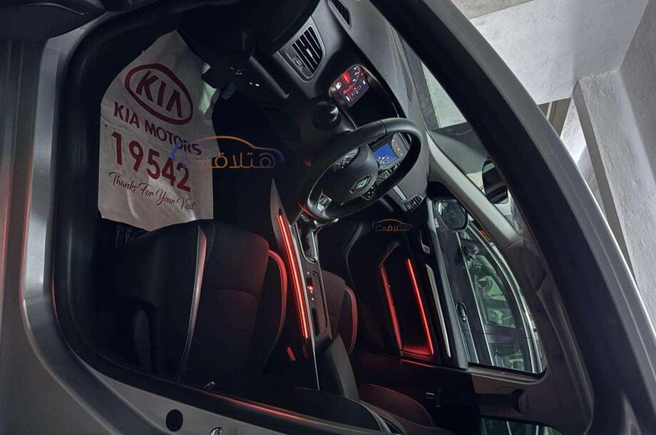 Megane Renault فضي