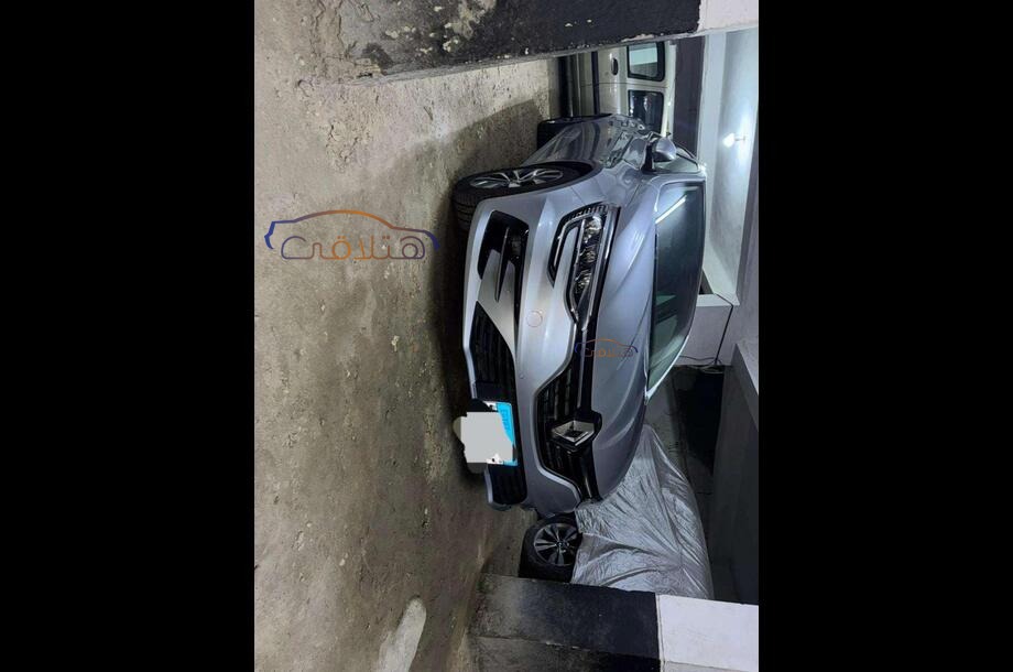 Megane Renault فضي