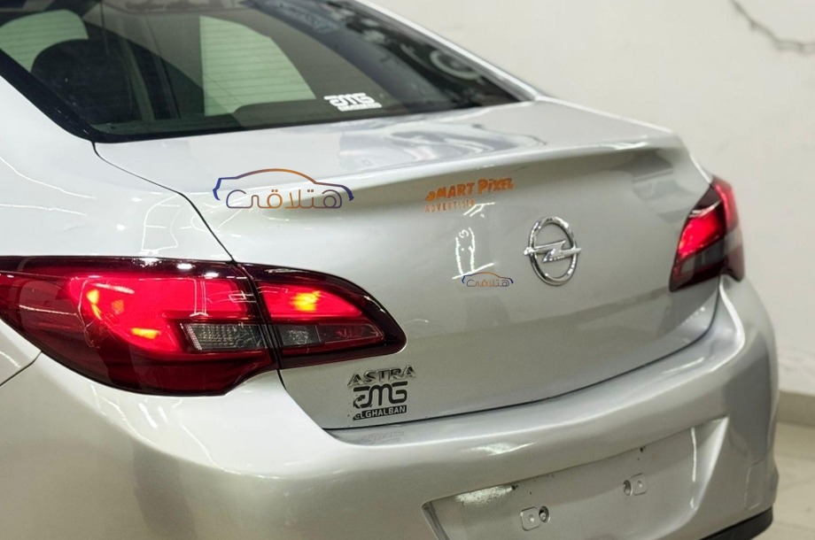 Astra Opel فضي