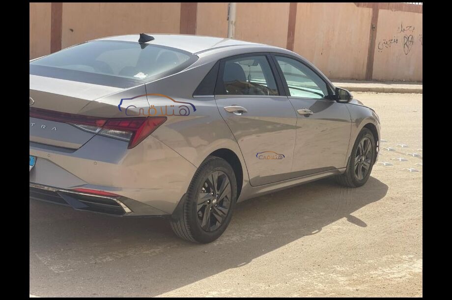 Elantra Hyundai Silver