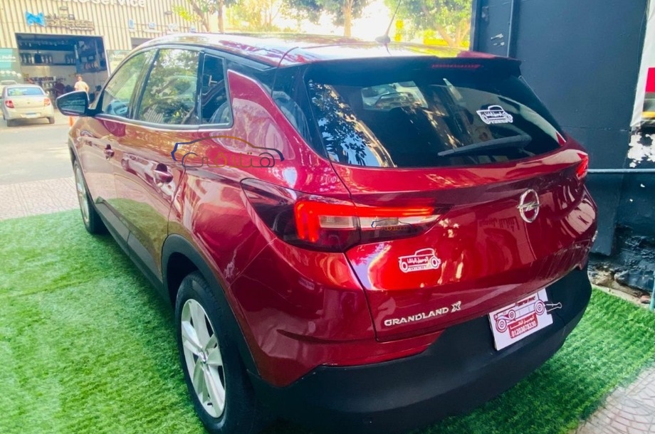Grandland Opel Red