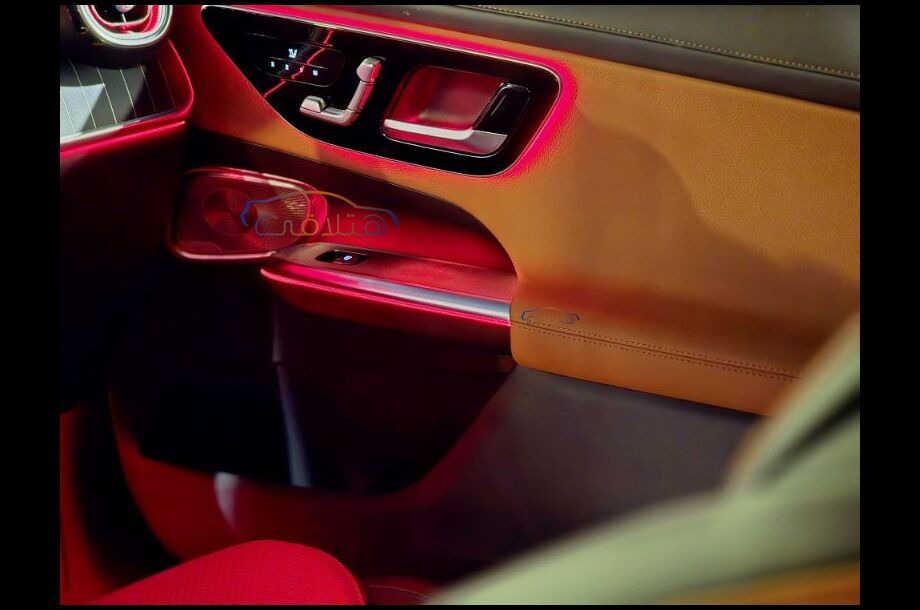 GLC 300 Mercedes أسود