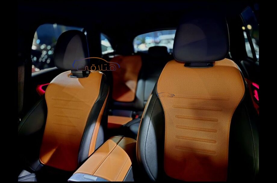 GLC 300 Mercedes أسود